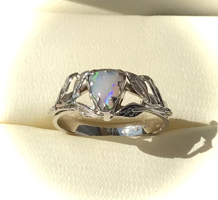 Zásnubný prsteň s Opálom.Originál.