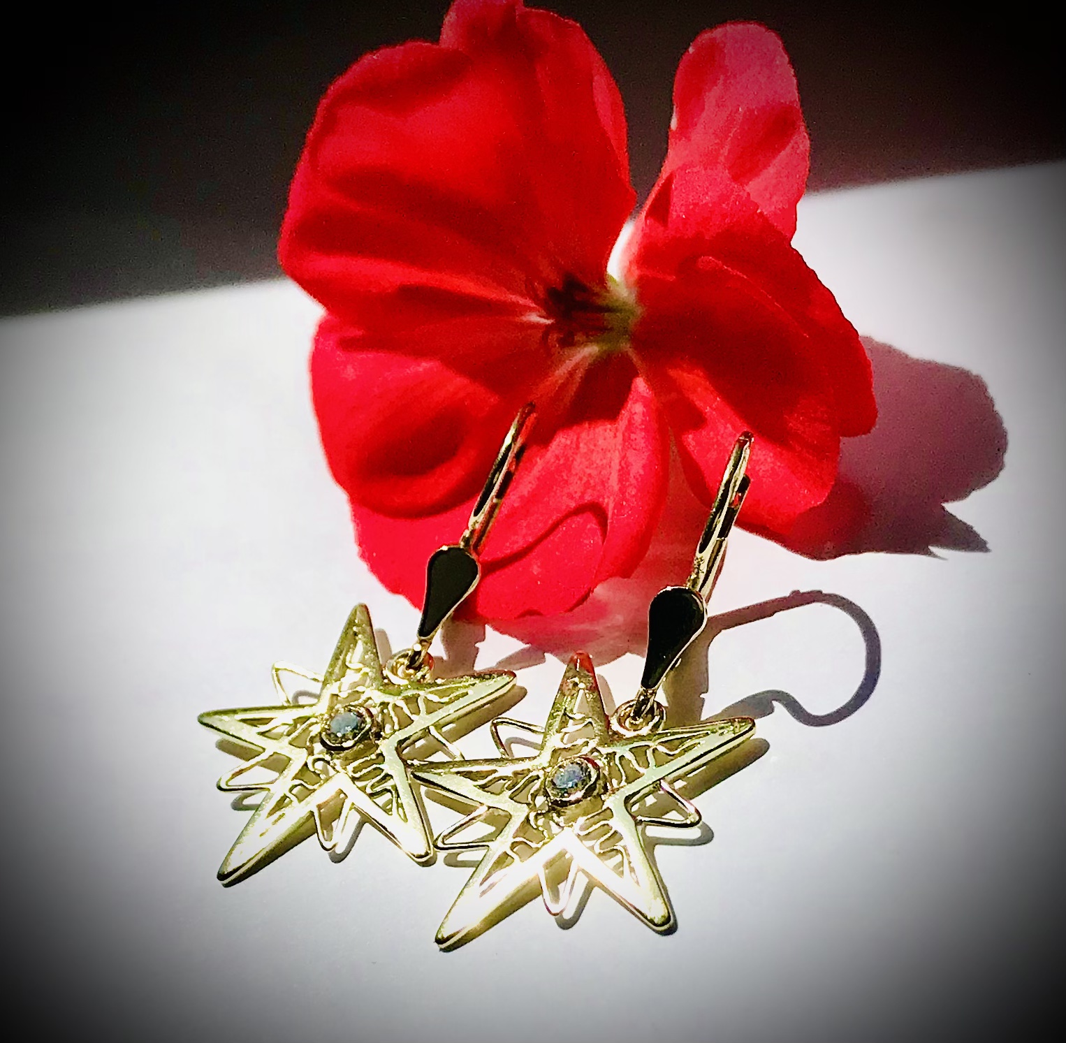 Diamond earrings.Originál.