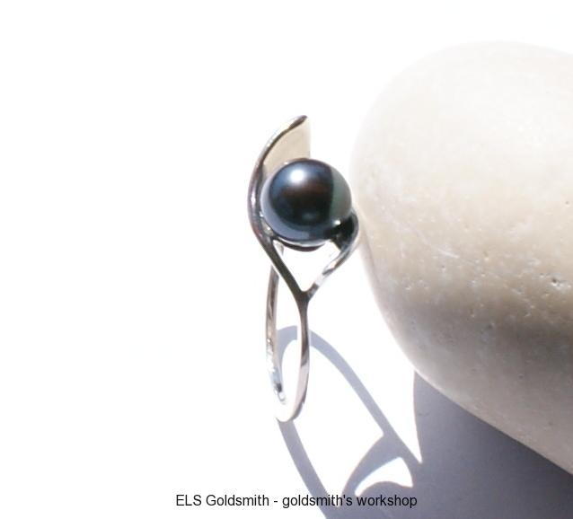 Prsteň s perlou s čiernou perlou z  ELS