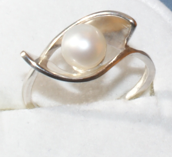 Prsteň s perlou ELS
